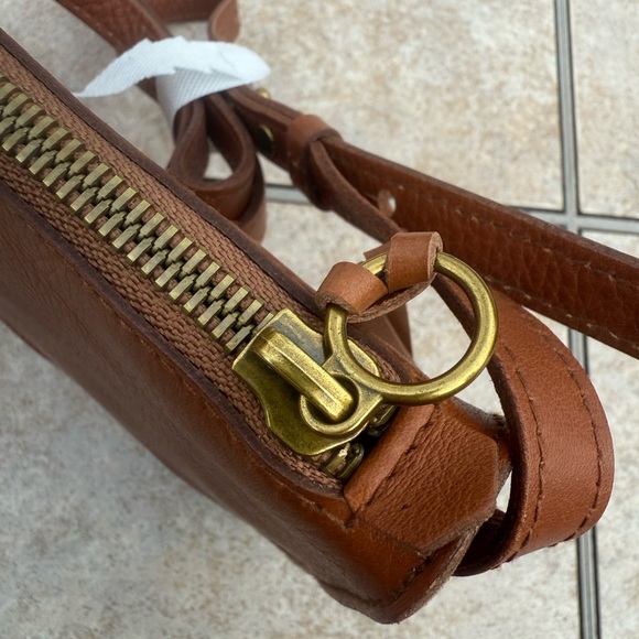 Madewell The Simple Leather Crossbody Bag - Picture 10 of 16
